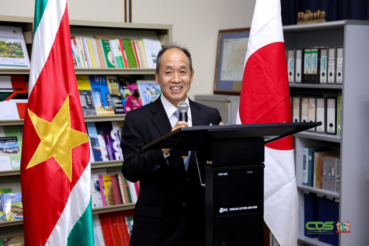 On Oct 7, 2025, Permanent Secretary Elizabeth Bradley received 200+ books from Japanese Ambassador Akima Umezawa for the Suriname Diplomatic Institute. Part of the Read Japan Project, this donation celebrates 50 years of Suriname-Japan relations, fostering friendship