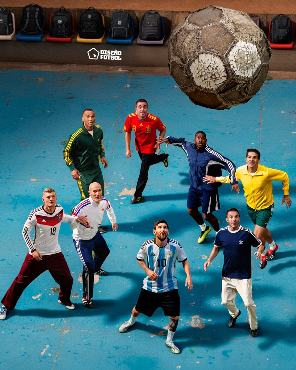 Mis reales y yo jugando fútbol en el receso ⚽️😅