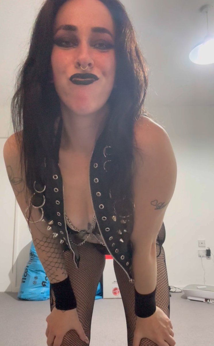 GAY4BRUTALITY's tweet image. #RheaRipley #Cosplay #WWE #RheaRipley_WWE 🪬🖤