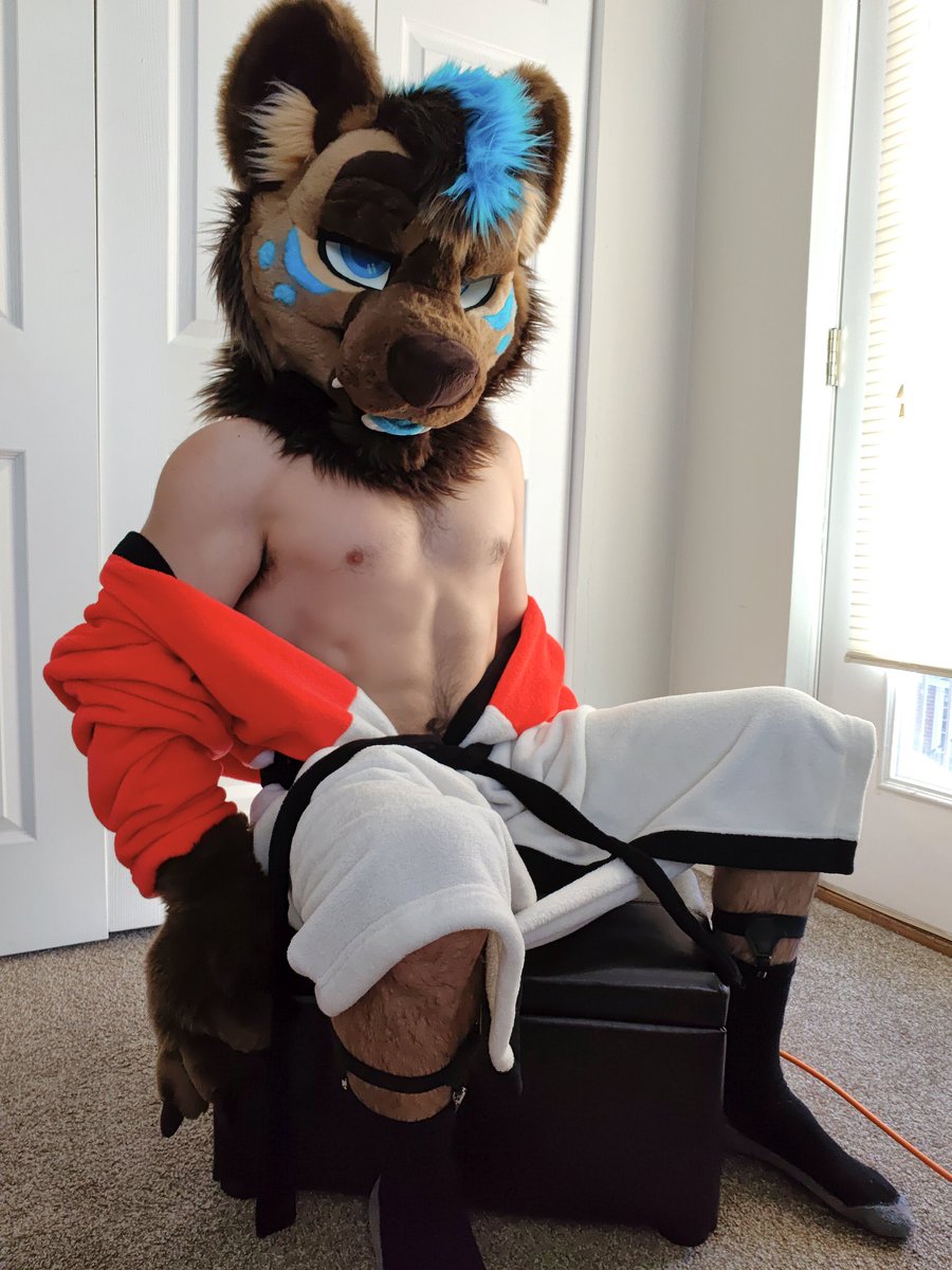 MischiefAB's tweet image. Paint me like one of your French Yeens