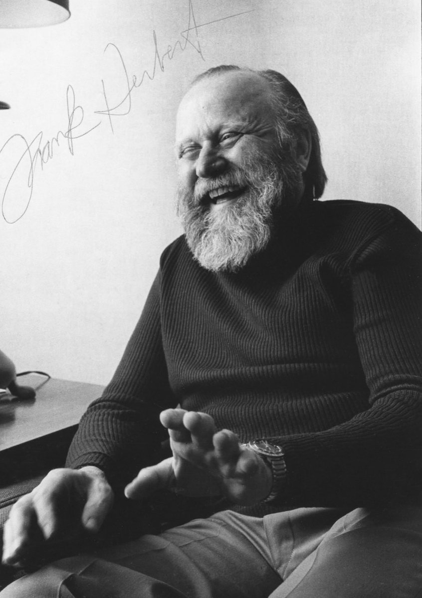 Joyeux anniversaire au génie qui a créé l'univers DUNE : Frank Herbert !

Il aurait eu 105 ans aujourd’hui.