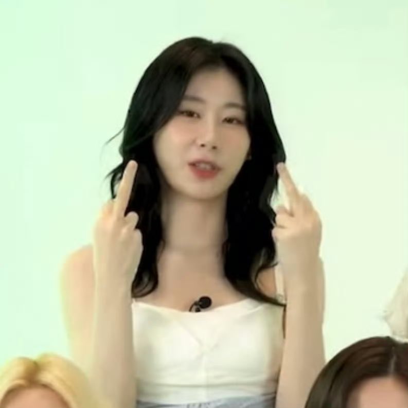 itzeeeyyy's tweet image. her before                       her in 5th grade
5th grade                         and beyond