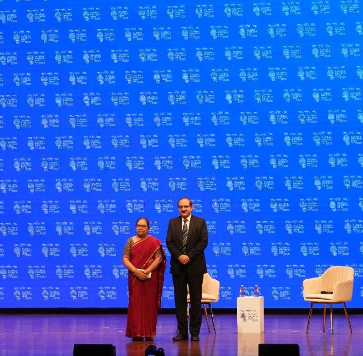 UIDAI's tweet image. The session ‘Bridging Identity & Innovation: UIDAI’s Role in the Age of AI & Fintech’ at #GFF2025 highlighted how Aadhaar continues to anchor trust, inclusion, and innovation in India’s digital ecosystem.
#Aadhaar #GFF #GlobalFintechFest