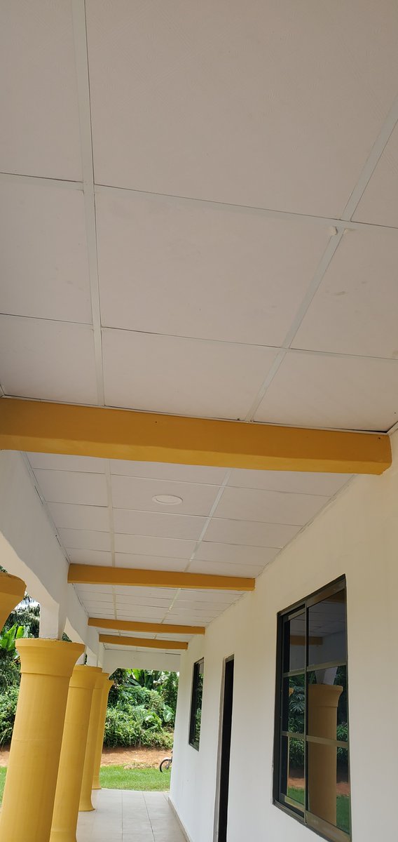 TrackaNG's tweet image. N50m was allocated to the Rehabilitation of Village Hall, Ikot Mboho, Ikot Abia II, Obot Akara KGA, Akwa Ibom state in the 2024 FG Budget.
We tracked and report that the hall has been constructed and tiled, with 2 offices and a toilet. However, borehole installation has not…