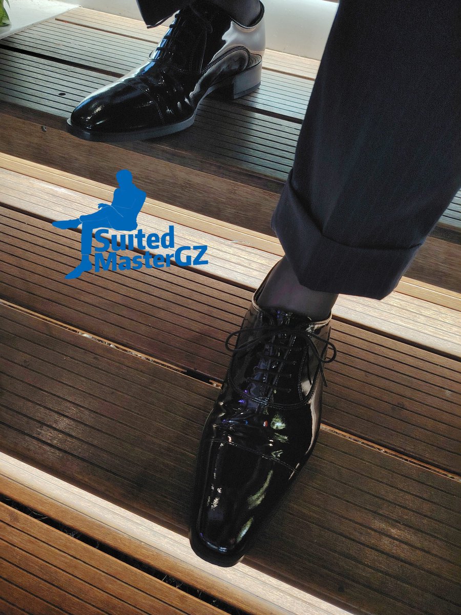 素面配漆皮真的性感