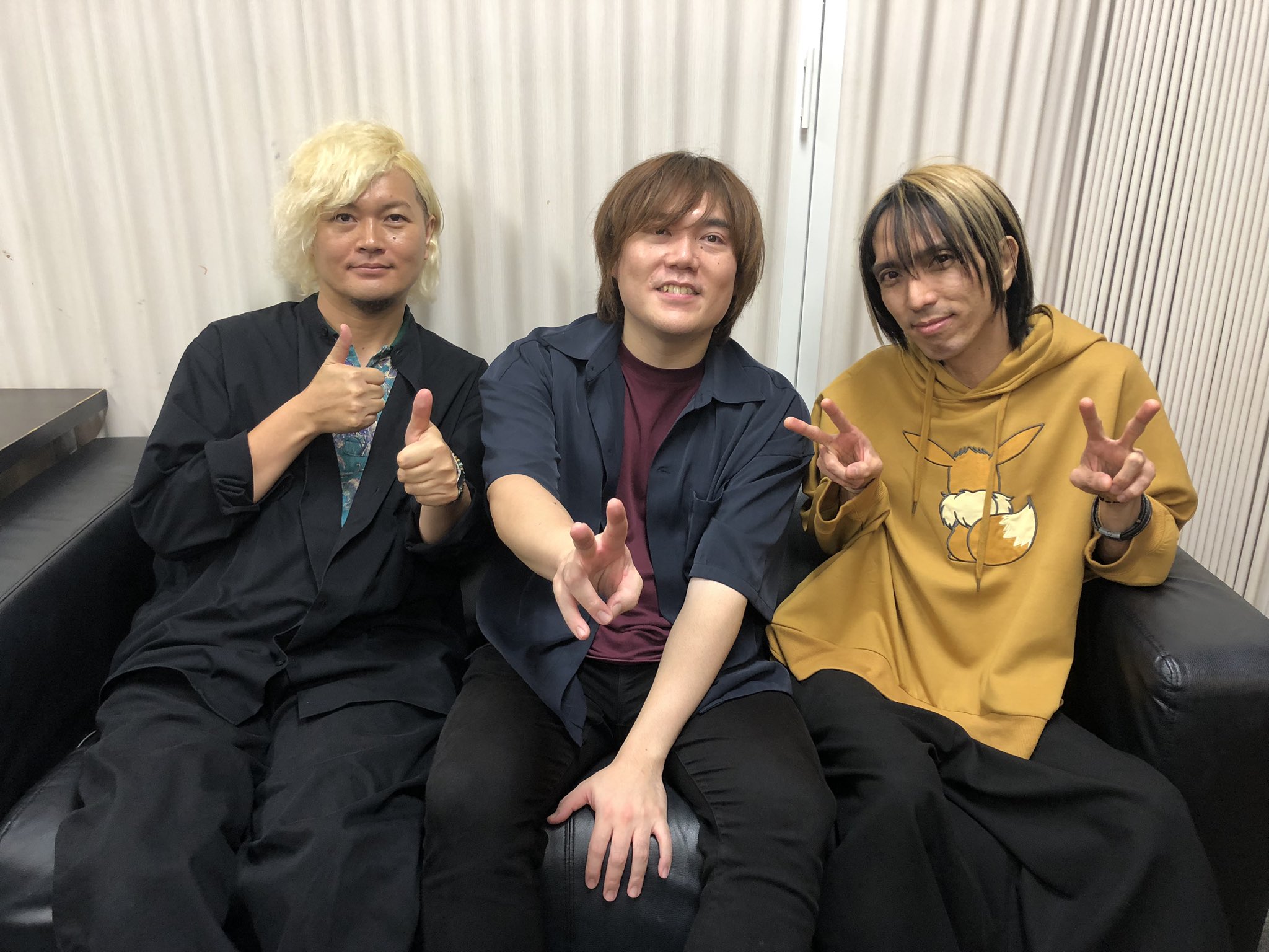 ミュージシャン bebe シンガーソングライターBEBEの弾き語り配信 - プロフィール