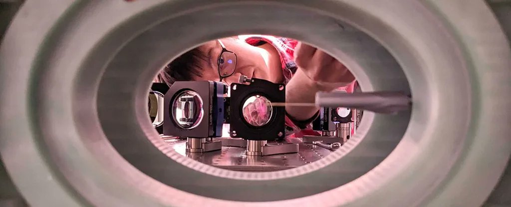 ScienceDJX's tweet image. Room-Temp Quantum Colossus: 6,100-Qubit Beast Shatters Records with Laser-Tweezed Atoms

🔬Scientists at #Caltech have shattered quantum computing records by creating a 6,100-qubit system using neutral atoms trapped in optical tweezers, achieving unprecedented coherence times of…