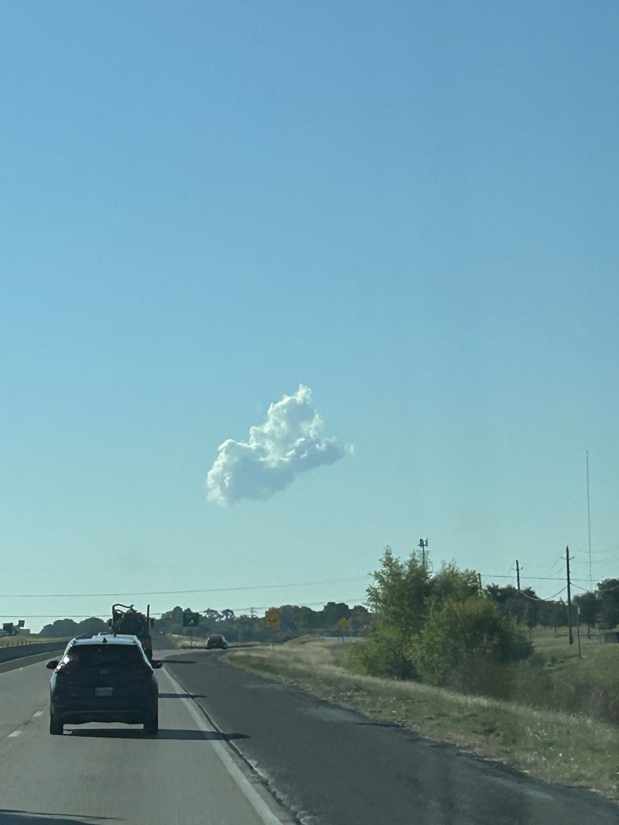 TheGregBrady's tweet photo. @RickMitchellWX on the morning of 9/8 in S. Arlington looking southeast, this was the only small cloud in the entire sky. In all directions this was it. What’s with this 1 cloud? https://t.co/SAZDZOnswn