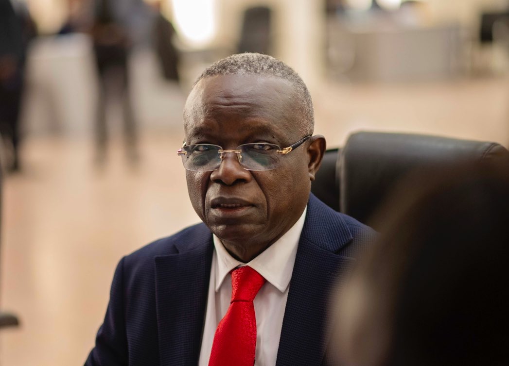 Doudou R. FWAMBA LIKUNDE (@likunder) on Twitter photo Hon. Patrice Kitebi Kibol Mvul,
Homme d’État, homme de rigueur et artisan de la discipline budgétaire.
Le voilà parti rejoindre les héros qui ont servi avec loyauté la Nation, notre mère patrie, la République Démocratique du Congo.
De lui, je retiens un chef exemplaire, un Hon. Patrice Kitebi Kibol Mvul,
Homme d’État, homme de rigueur et artisan de la discipline budgétaire.
Le voilà parti rejoindre les héros qui ont servi avec loyauté la Nation, notre mère patrie, la République Démocratique du Congo.
De lui, je retiens un chef exemplaire, un