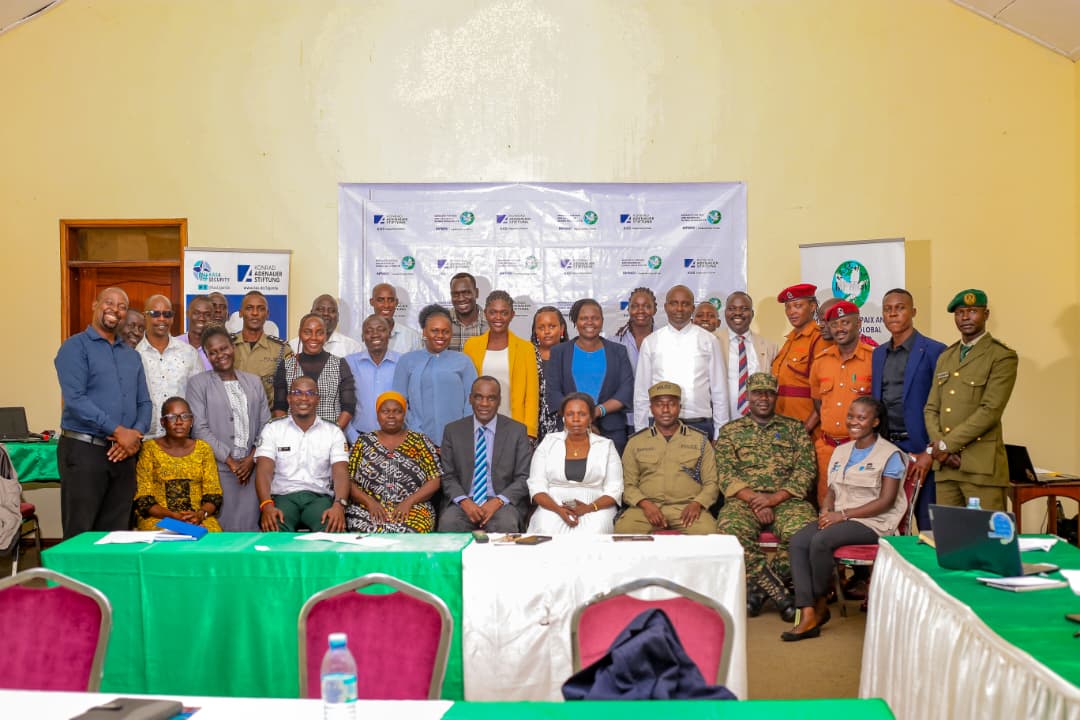 KasUganda's tweet photo. Uganda’s borders with South Sudan, DRC and Kenya are lifelines for trade and cultural exchange, but they are also flashpoints for insecurity, irregular migration, and resource pressures. 

Over two days, stakeholders from Uganda’s border districts and partner organisations are gathered in West Nile for a Cross-Border Engagement on #Security, #Migration, and #Governance.