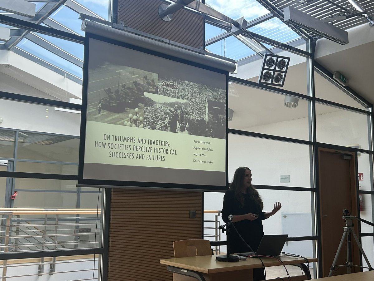 adamgendzwill's tweet photo. The new season of #ISESS seminar @pobvidubuw has just started!
With @AnnaPotoczek talk on how we perceive historical successes and failures

📅 Wednesdays (selected), 1.15 pm, Old Library room 308

Full schedule will be available soon: https://t.co/NquUSjqMda https://t.co/kDKIduDMVb