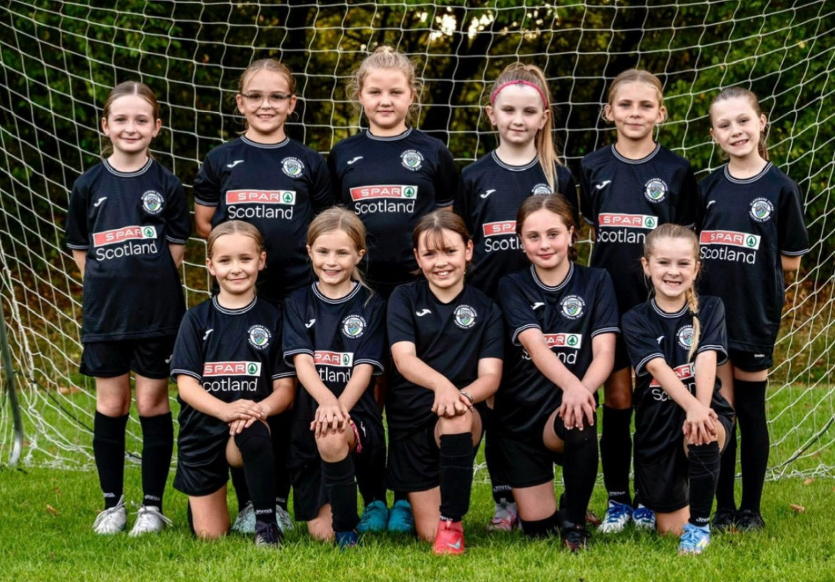 ⚫ 𝐖𝐨𝐦𝐞𝐧 𝐚𝐧𝐝 𝐆𝐢𝐫𝐥𝐬 𝐢𝐧 𝐒𝐩𝐨𝐫𝐭 𝐖𝐞𝐞𝐤
𝐃𝐚𝐲 𝟑: 𝐏𝐚𝐫𝐭 𝟏 ⚫

Today we celebrate our U10 Blacks, a brilliant bunch of girls embracing their first year of 7v7 football with energy, teamwork and smiles all round! ⚽💪

Competing in the South East SFA games