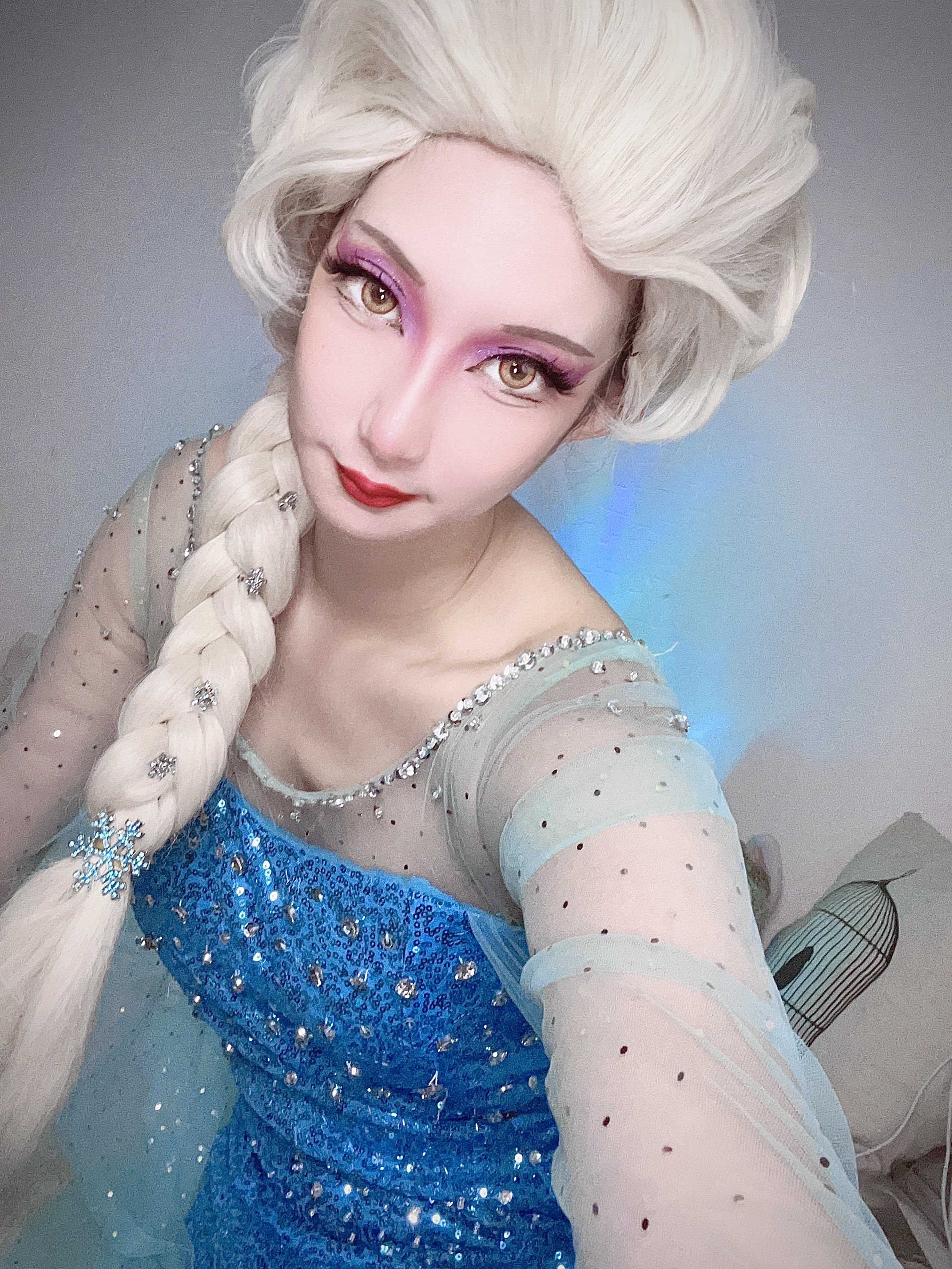 ✨即購入OK✨　エルサ　ウィッグ　ハロウィン Amazon.co.jp: アナと雪の女王 エルサ 大人 ウィッグ コスプレ