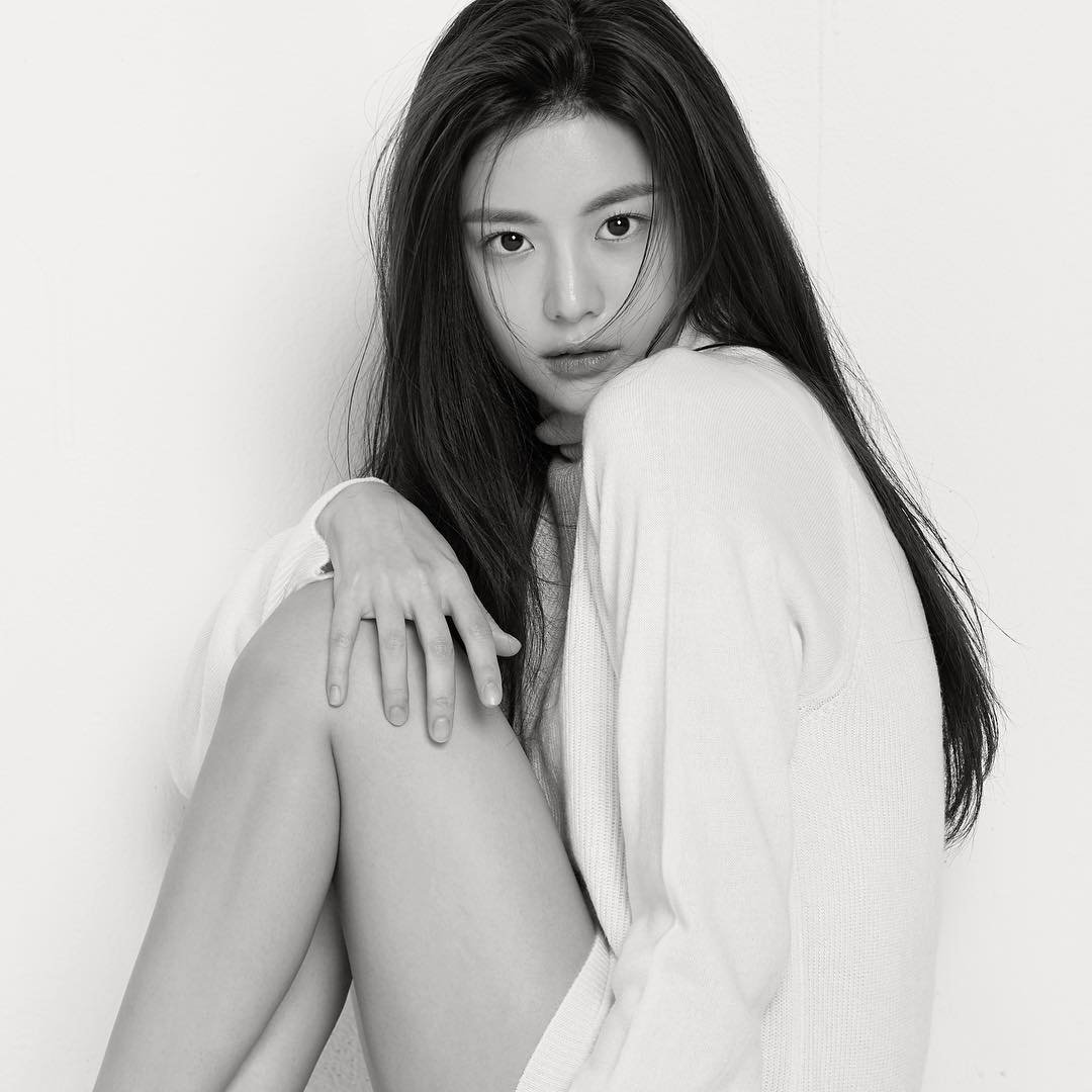 go younjung pics tweet media