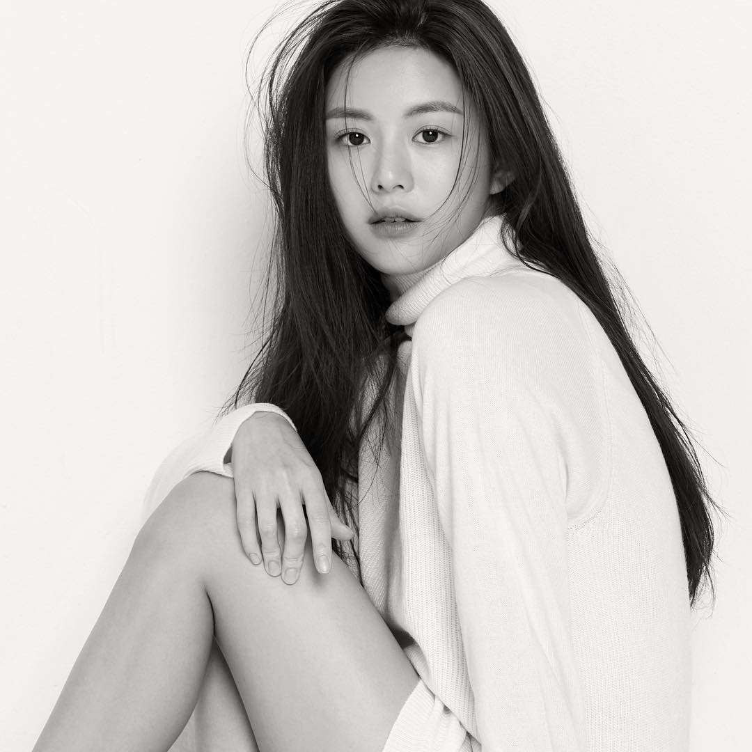 go younjung pics tweet media