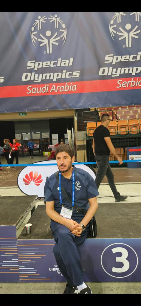khalid_amm's tweet photo. ستبدأ  ..
المباراة بعد قليل وأخذت مكان خلف مقاعد اللاعبين لدعمهم وتحفيزهم .. https://t.co/6CxWU37ohO