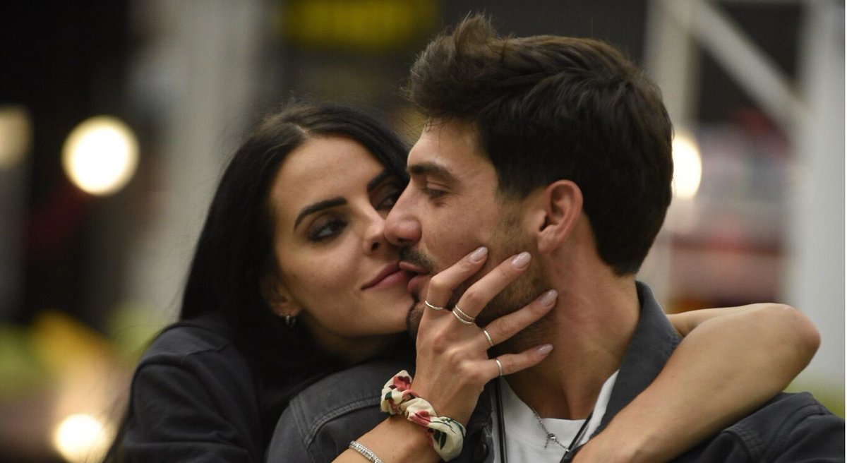 Oh finalmente riconosco la mia tl
Finalmente ritrovo la mia tl profumatissima, finalmente la mia tl shailenziana 

salve bella gente 😘

#shailenzo