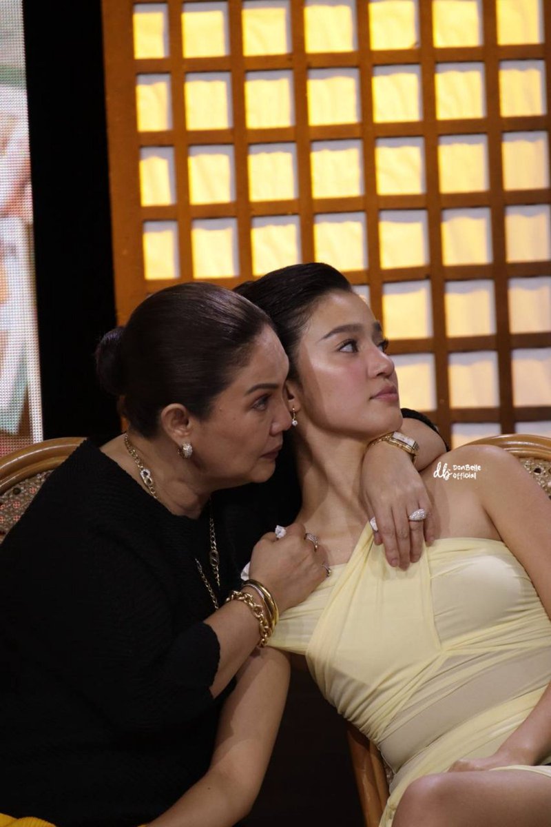 Ang prinsesa ni Mama Baby! 

MEET DA FACS
#BelleMarianoAsGeri
#MeetGreetAndBye
#MGBGrandDay