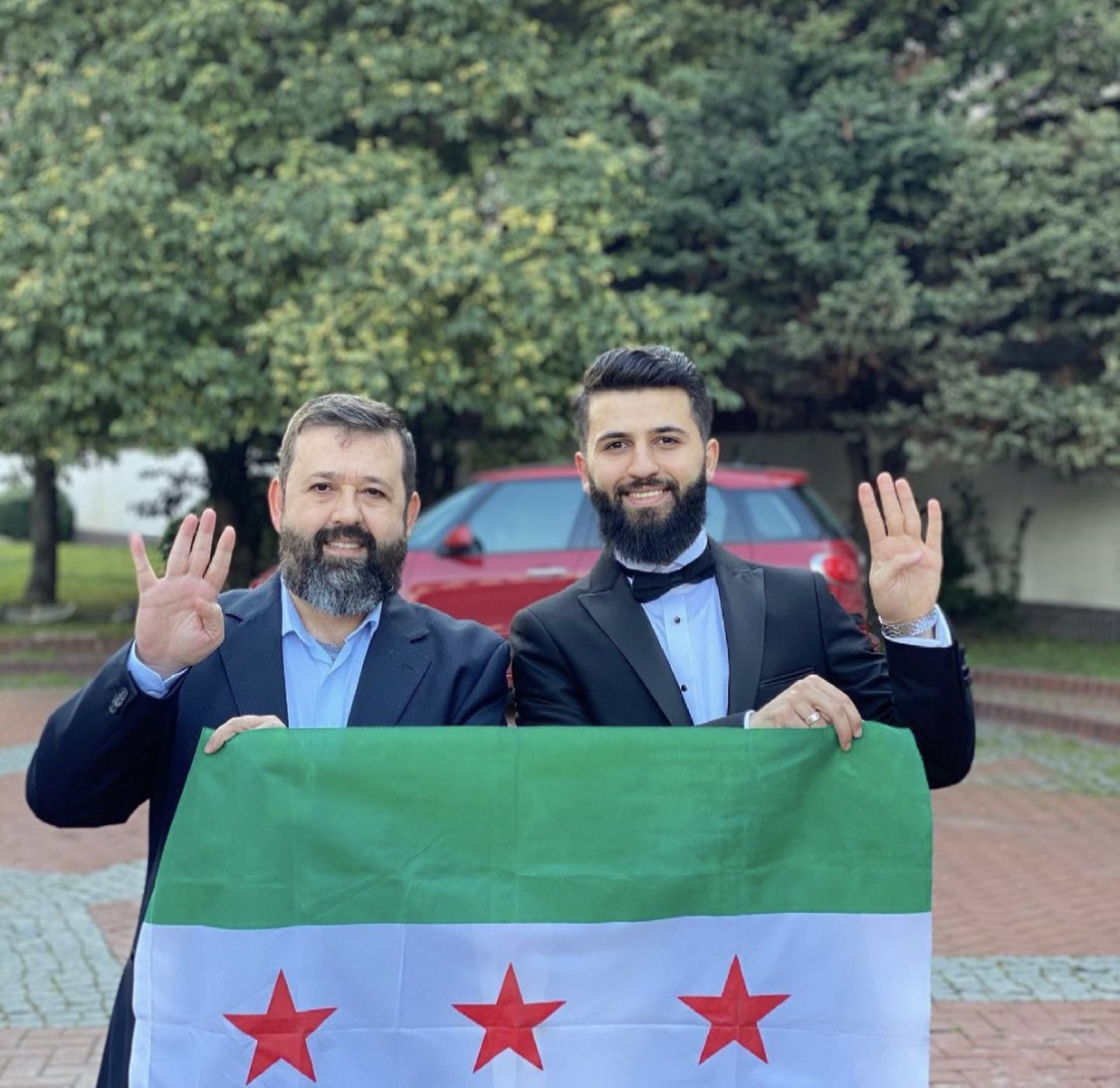 قوات الاحتلال اعتقلت عبد الرحمن الدالاتي ابن الشيخ الثائر محمود الدالاتي وطاقم سفينة وجدان فجر اليوم.
عبد الرحمن بطل وأبضاي وما بينخاف عليه إن شاء الله .. من زينة شبابنا يلي منفتخر فيهم والله.
الله يفك أسرك يا عبد ويردك لأهلك سالم معافى، وكل اللي معك.

ادعولهم ..