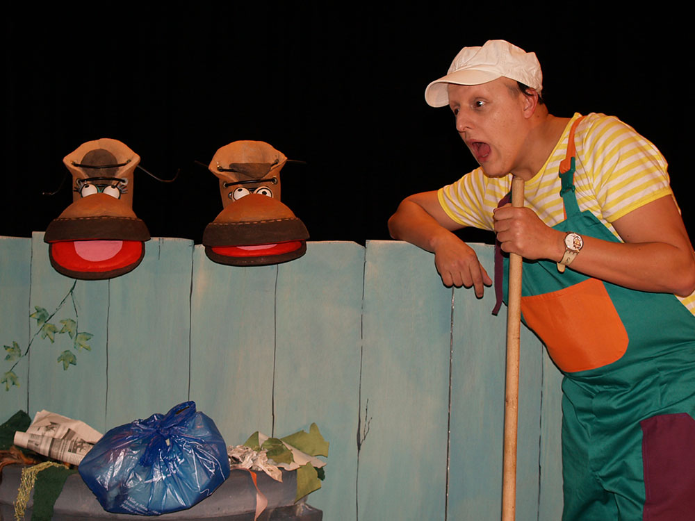 Mañana
Cía. Popy Vegas Teatro presentará ‘La mujer pájaro’. Biblioteca Pública de Soria  (12h)
Cía. Fabularia presentará ‘Los bibliotecarios del tiempo’. Biblioteca Pública de Valladolid (12h)
Cía. Kamaru Teatro presentará ‘Reciclando cuentos’. Biblioteca Pública de Zamora (12h)