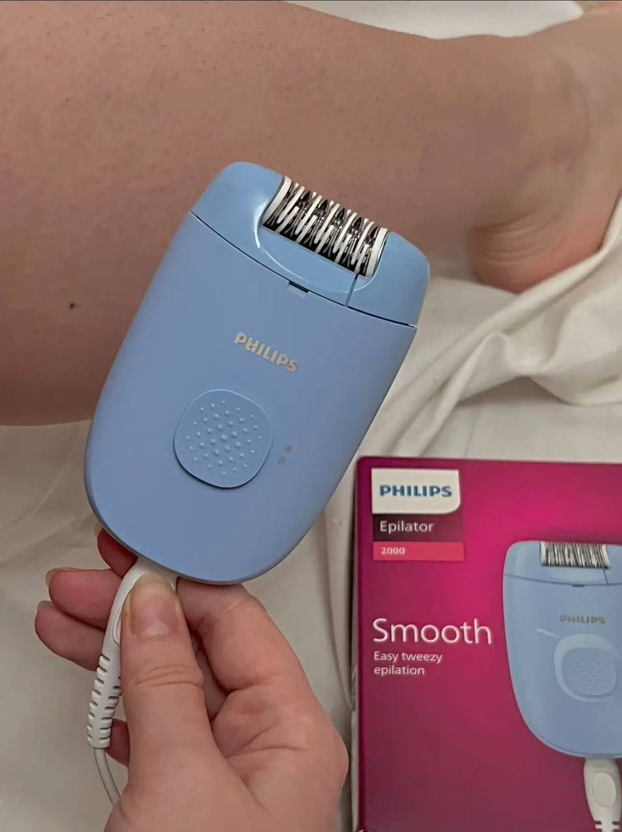 QueenTelekungSK's tweet photo. Epilator ni tobat bunyi macam mesin rumput wei seriau nak guna 🤣😭 TAPIII lepas sentuh skin tu rupanya x sakit pun. Rasa semut semut mcm kebas kaki gitu + bearable je!! 🤌🏻🤌🏻✨ 

yang penting lepas pakai ni i can guarentee bulu lambat tumbuh 

https://t.co/xJz4CSa2YG https://t.co/iJQvyDZpYZ
