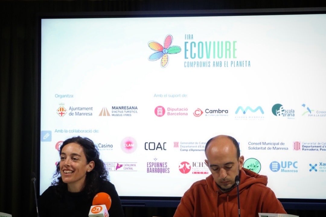 🍃 Aquest matí hem presentat la 26a edició de la fira Ecoviure!

🗣️ El cap de setmana del 25 i 26 d'octubre, el Passeig acollirà una cinquantena d'expositors vinculats amb la sostenibilitat i el medi ambient, complementant un farcit programa d'activitats.

ecoviure.cat