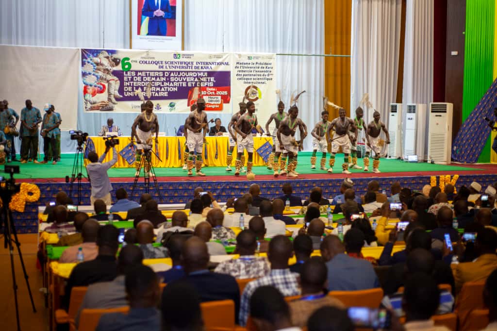 kmnatchaba's tweet photo. 🇹🇬🇹🇬 L'ouverture du sixième colloque international de l'Université de Kara a été l'occasion pour moi de revenir sur les ambitions de SEM Faure Essozimna GNASSINGBE pour l'enseignement supérieur :
✅️ Souveraineté académique (donner une formation fondamentale de qualité chez nous)
✅️ Complémentarité (avec le secteur privé et d'autres pays)
✅️ Renforcement de l'interdisciplinarité (collaboration entre filières et niveaux)

Bravo aux organisateurs et restons mobilisés pour une formation tournée vers l’employabilité.

#PourleTogo