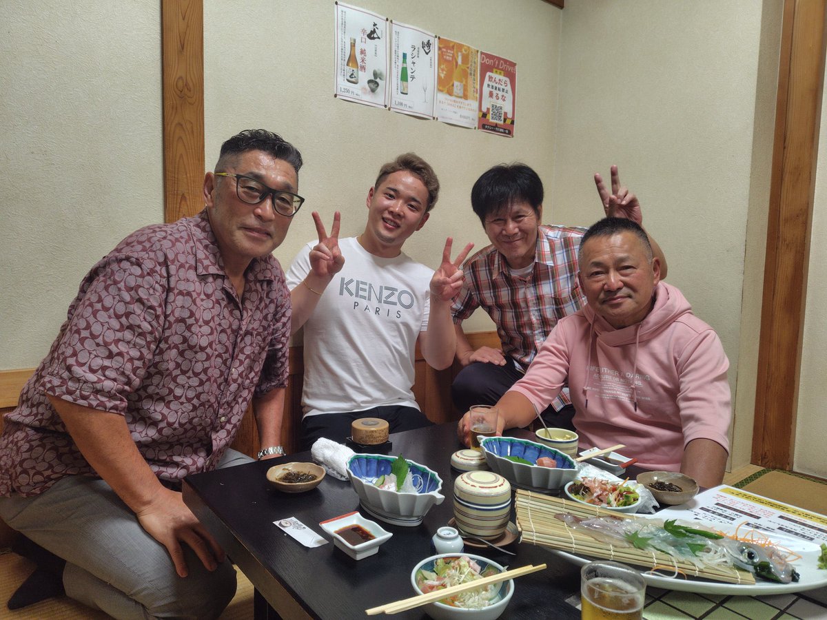 闘将杯の打ち上げ🍻
お久しぶりの滝澤先生😁
来年も呼ばれるように頑張ります🤨