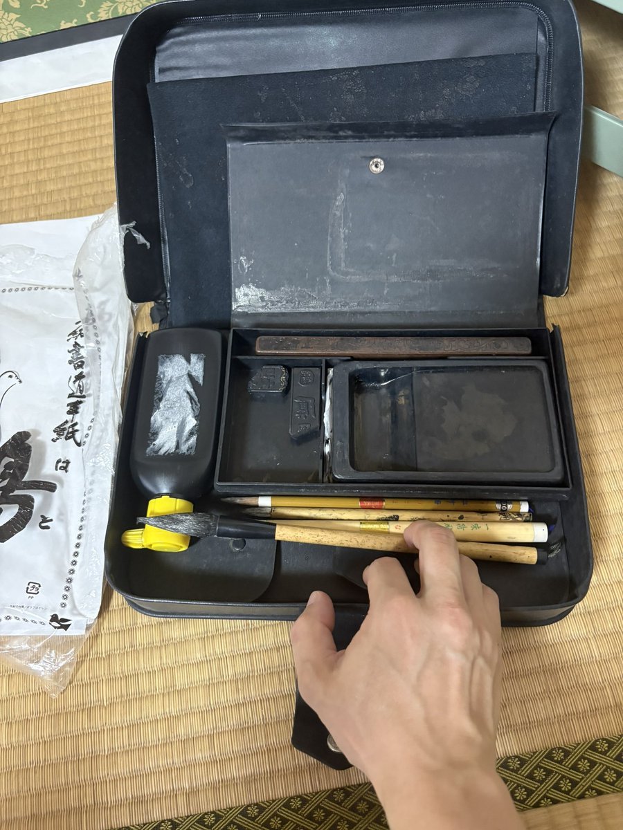 ニューヨークのギャラリー展示させて頂いた
F10キャンバス水墨アート「TAKE the Phantom of Ideals」は、
大切にして頂ける方の手にお迎え頂きました！