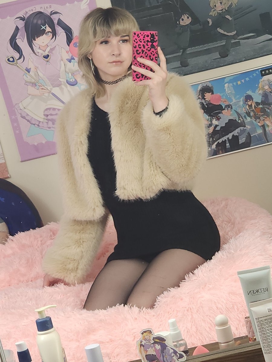 its finally fall!! lowkey i wait all year to wear stuff like this (≧◡≦)