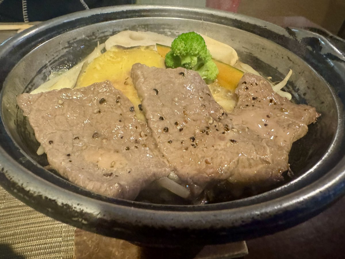 仕事関係の人とごはんに行き趣味を聞かれたので「女性アイドル…」と答えると当然推しを聞かれ、カラスクとなこちゃんをアピールしといた