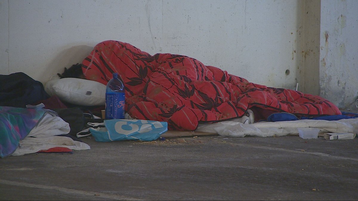 vicwhittamITV's tweet image. Charity Simon on the Streets will mark it's 25th anniversary with a big sleep out in Leeds tonight. On the day before World Homeless Day more than a 100 people will spend a night out in the cold aiming to raise £50,000 and awareness of homelessness in West Yorkshire.