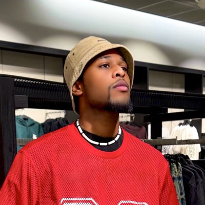Travisstyles1st's tweet photo. #NewProfilePic https://t.co/0eQ4rBfzph