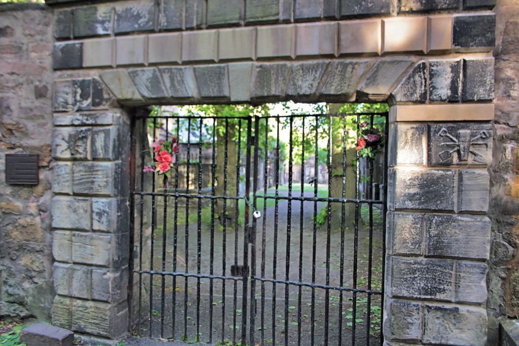 ¿Sabias que Halloween tiene su origen en el antiguo festival celta de Samhain o "fin del verano"? Escocia es un país de tradición celta y Edimburgo la "ciudad de los fantasmas", así que descubre planes para vivir #Halloween🎃 en Edimburgo #halloween2025
mapaymochila.es/especial-hallo…