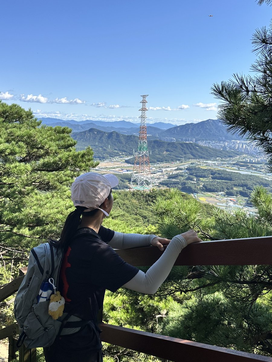 mountain_holics's tweet photo. 오늘 예술이던 날씨💙 https://t.co/MRRwPvUCSO