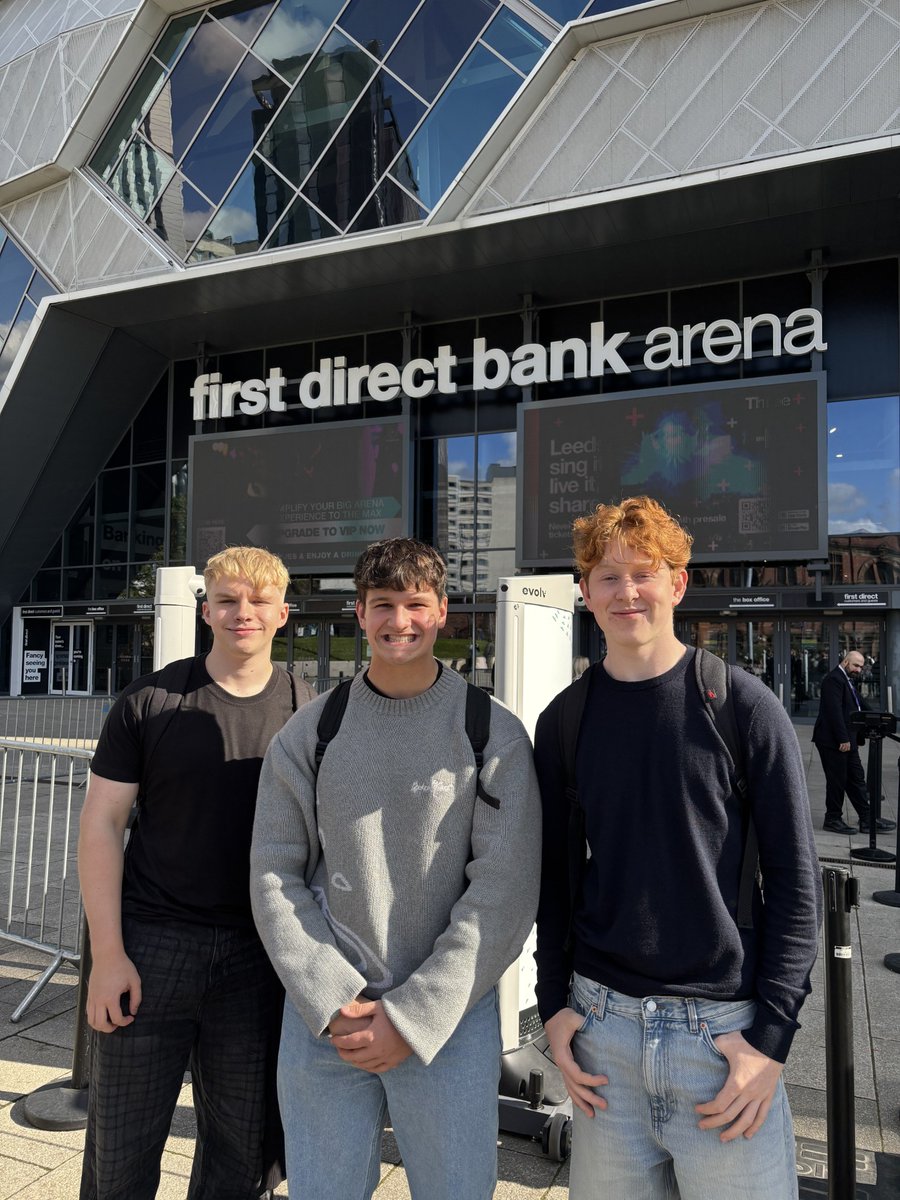 Amazing opportunity for some of our Year 12 and 13 students attending the Leeds Digital Careers fair! What a fab experience!

#woodkirkacademy #woodkirkacademysixthform