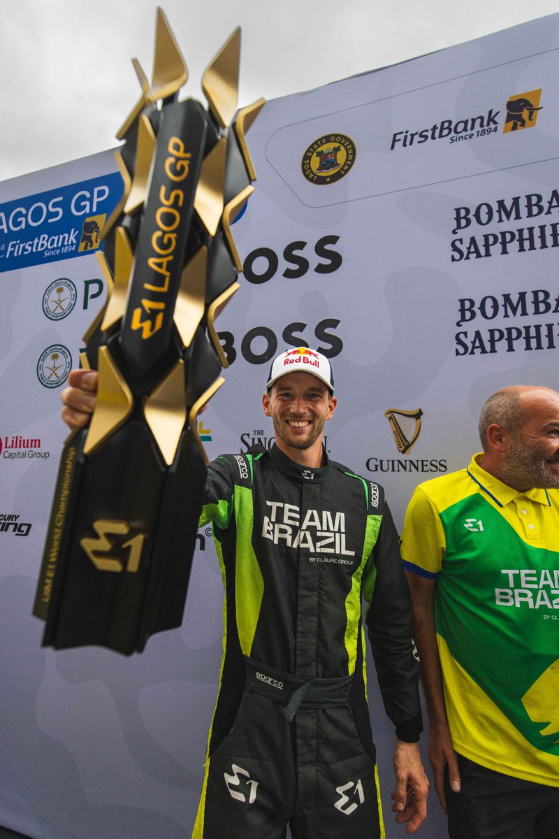 E1TeamBrazil's tweet photo. Comemorando a vitória! 🥇🍾

Race together, win together, celebrate together. This TEAM 💛💚💙

#TeamBrazil #E1Series #E1LagosGP @E1Series https://t.co/SJv2uSakmx