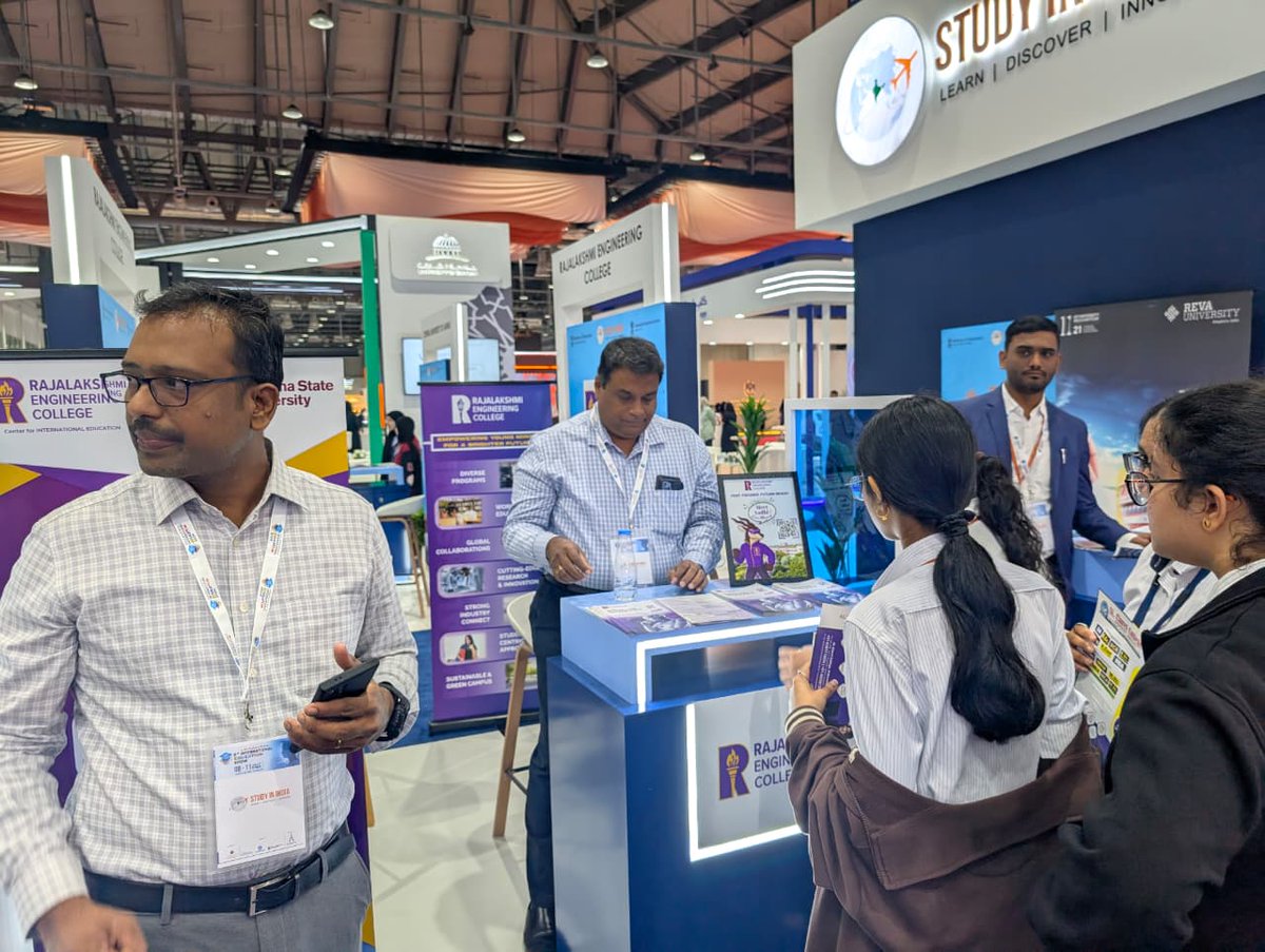 StudyInIndiaGov's tweet image. Excitement in the air at the Study in India Pavilion 🇮🇳
Students from across the region are discovering why India is the next big hub for global education!
📍 #Sharjah2025 | Expo Centre
#StudyInIndia #GlobalLearning #MinistryOfEducation
@EduMinOfIndia @DDNewslive @dpradhanbjp