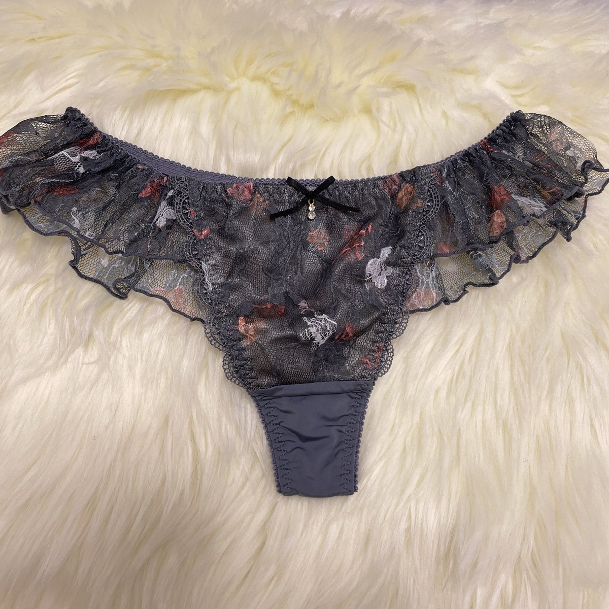ちゅちゅあんな♡
Tバック♡

♡1日着用込み
♡2800+送料

オプション追加🙆‍♀️です♡
お気軽にDMでお声がけまってます〜(*´˘`*)♡

 #下着売り子  #パンツ売ります