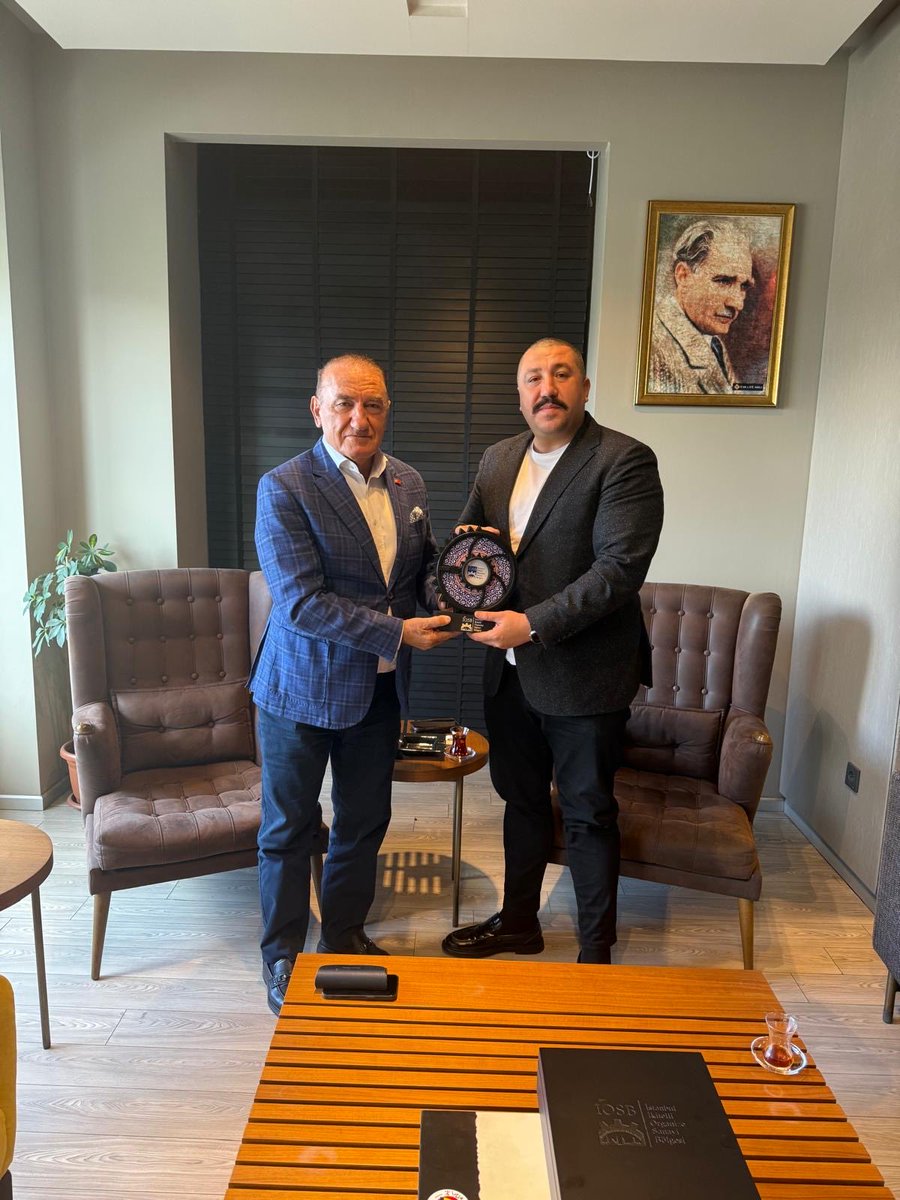 Yönetim Kurulu Başkanımız Mustafa Keskin ve yönetim kurulu üyelerimiz Başakşehir’in yeni emniyet müdürü 
Sn.Sami Pektaş’ı ziyaret ederek hayırlı olsun dileklerini ilettiler.