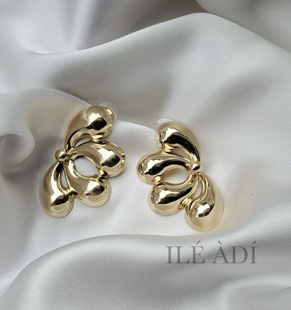 SALE ‼️‼️SALE ‼️‼️SALE‼️‼️
🔥Casual simple earrings on sale at only 10k🔥
Hurry while stock lasts 💃💃💃💃

call/WhatsApp: 0781527652
Kooki tower level 7 shop 706B