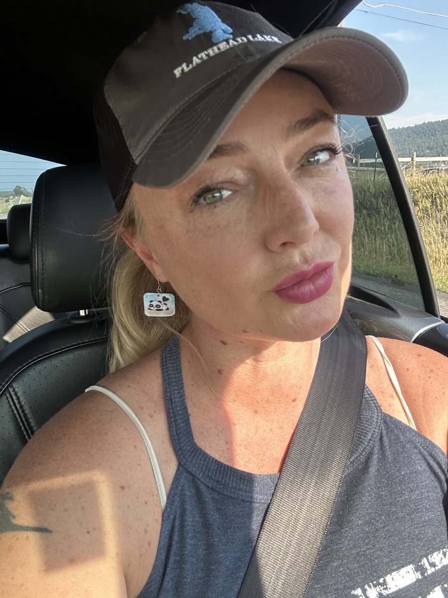 DominaVontana's tweet photo. Goddess has some last-minute availability today if you’re going to be downtown this afternoon? Send me a text. 2027518868 #DCDominatrix #washingtonDC #DateDC https://t.co/PZ6mkwryh1