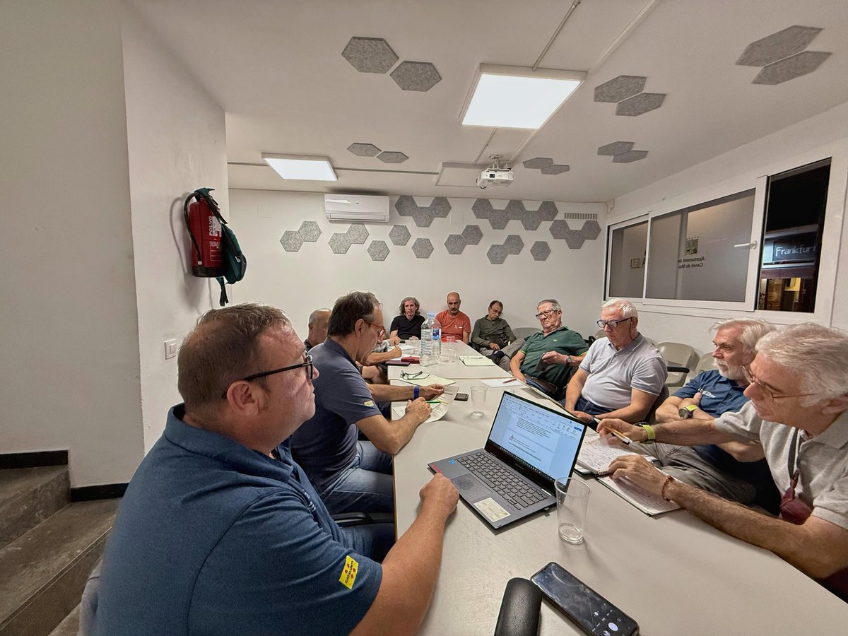 El representant de l'Àrea d'Entitats de la #FEEC, Josep Coucelo, s'ha reunit amb representants de la vegueria del Maresme, encapçalats pel veguer, Toni Hosta i el sostveguer, Francesc Estorach, en el marc de la coordinació i suport amb totes les vegueries. 

Aquesta és la tercera