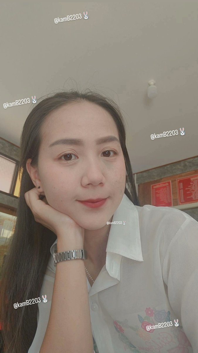 ชัดเจนมาตลอดว่าไม่คุยกับคนไม่มีรูป ชัดเจนมาตลอดว่าไม่สะดวกแลกไลน์ เลยเป็นคำพูดที่ว่าไอดีไลน์ตัวล่ะร้อย อยู่ที่ว่าจะยอมจ่ายหรอ ซึ่งแน่นอนว่าไม่ เพราะฉะนั้นรู้จักเท่าที่อยากให้รู้จักก็พอ