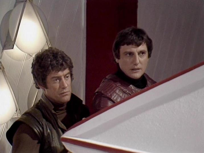 Series B, Episode 09 - Countdown

BLAKE:  But the nearest habitable planet to Albian is over five hundred space hours away.
AVON:  Then it would probably have to rendez-vous with a mother ship.