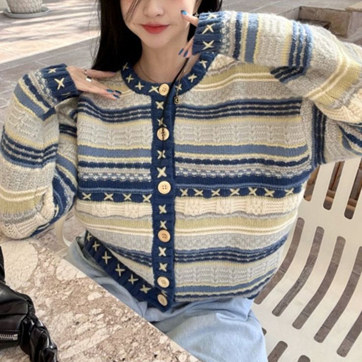 zlfnn_'s tweet photo. Cute cardigan inspo

— a thread https://t.co/VTDdKstByX