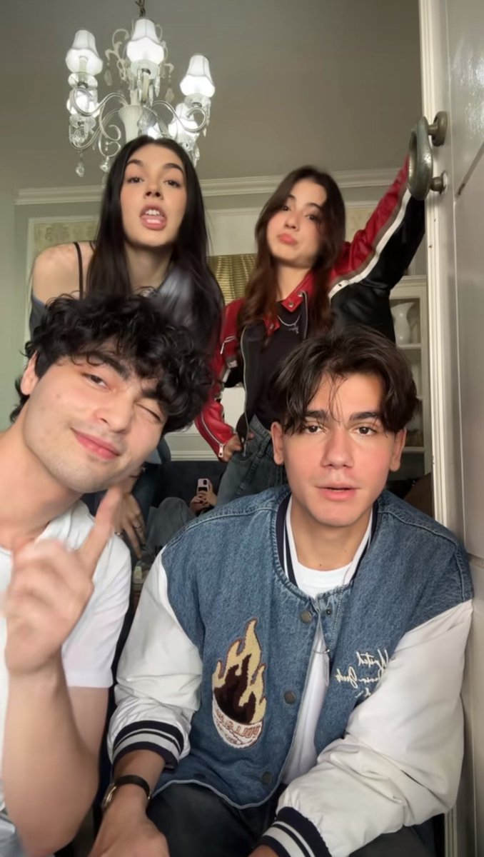 raintale's tweet photo. jadi kapan keluarga #matca ini ngonten bareng lagi? ๐ค
eps hari ini baby devon udah notis matca, tar lagi anak sulung matca nih yg notis wkwkwk https://t.co/KVsd7dlLi8