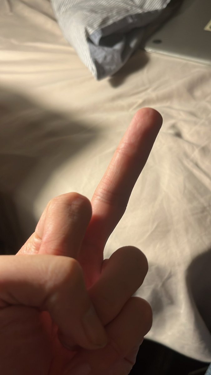 Et pour voir ce doigts, une sousmerde a raqué 20. 
Tellement facile.