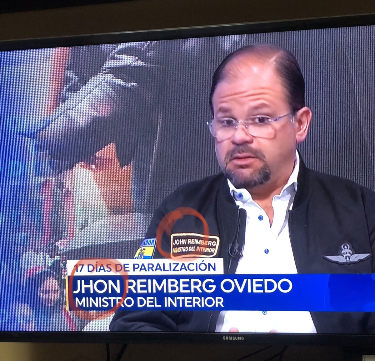 GAZAPO 🔎. Un acucioso seguidor nos envía esta captura de pantalla. Veamos:
📌 ¿Alguien se equivocó al consignar el nombre del ministro del Interior? ¿Es John o Jhon?
📌 De acuerdo con nuestras fuentes es John Reimberg. <a href="/ecuavisa/">Ecuavisa</a> ⬇️⬇️