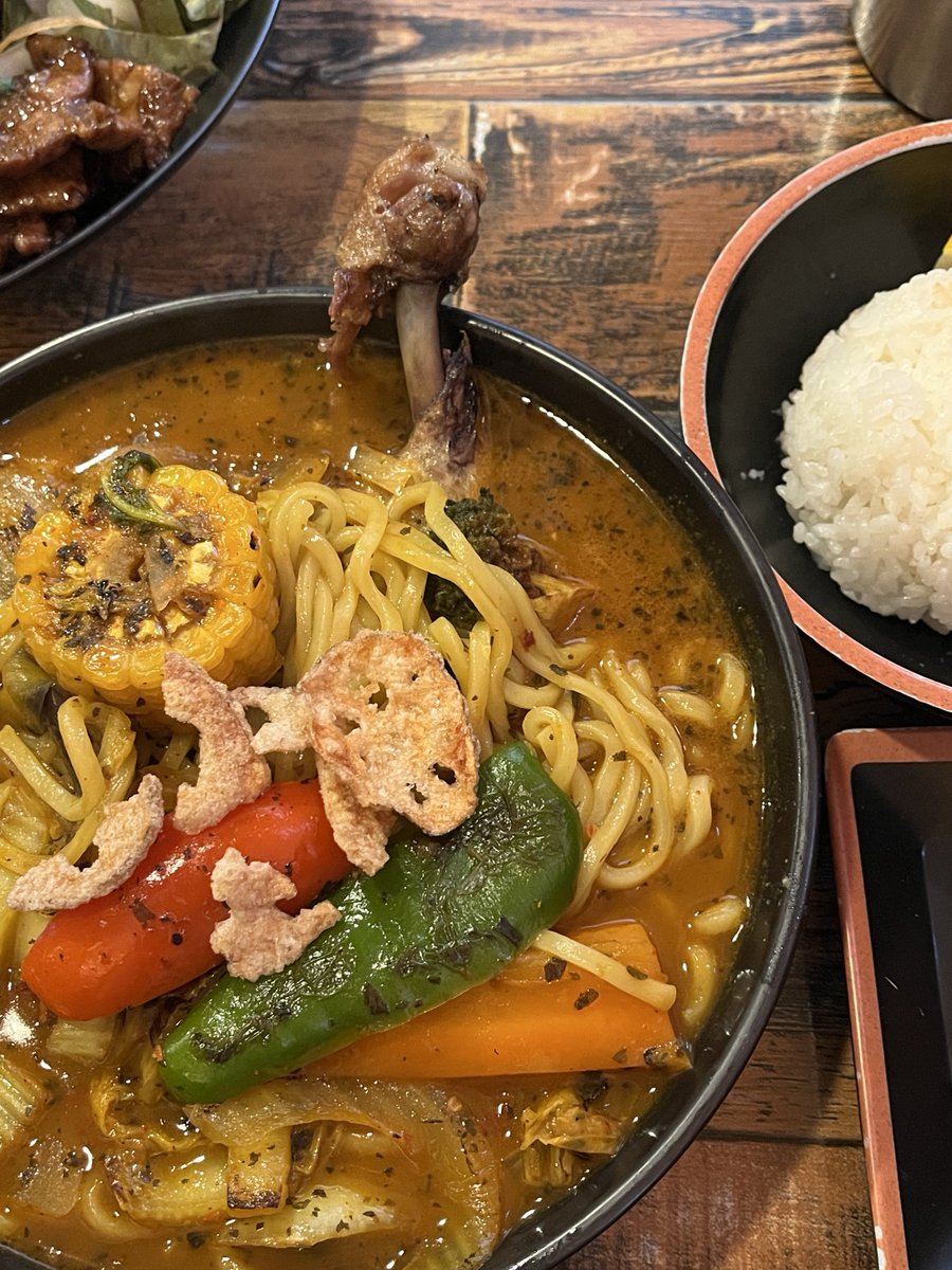 rnukbab's tweet photo. 📍전포 스스키노

닭고기스프카레 (+ 중화면)
분짜 샐러드

두 메뉴 다 너무 맛있었슨 🤤
다 은근 양이 많아서 조절해서 시키세요!! 
중화면은 나눠먹었고 조금씩 남겼는데도 엄청 배불렀음 … https://t.co/1rG42VplR4